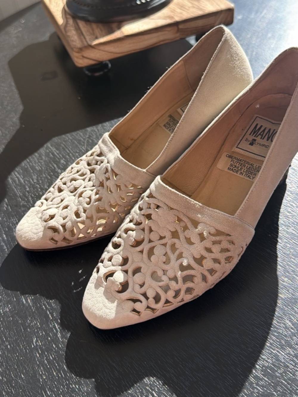 Italian Leather Vintage shoes 36 US 6 scalloped detailed bronze pump